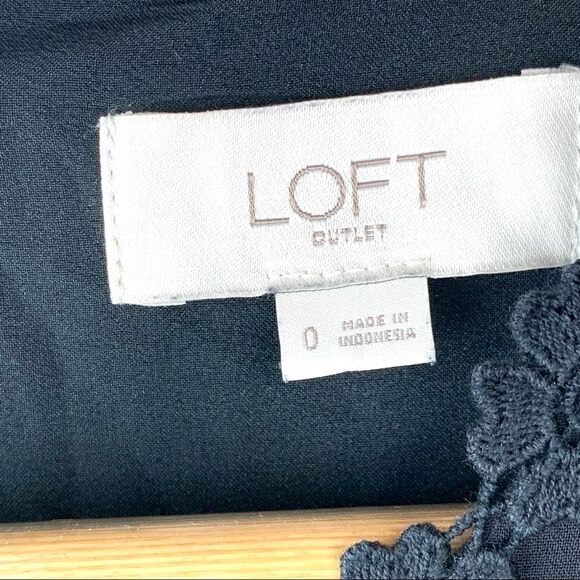 Loft Outlet Black Sleeveless Floral Detail Ruffle Mini Dress Size 0 - Picture 4 of 9